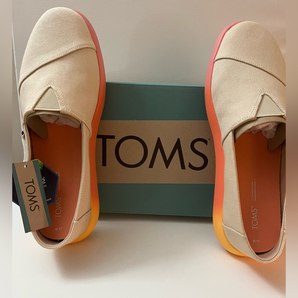 TOMS ALPARGATA MALLOW NWT